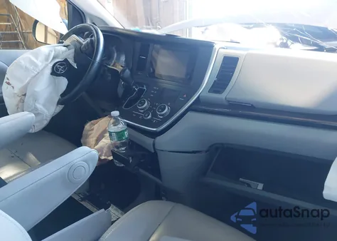 2015 Chrysler Town & Country Touring из США, поврежденный, VIN 2C4RC1BG6FR664803